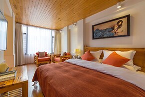 C'est La Vie Boutique Inn