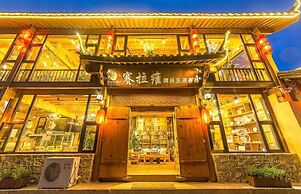 C'est La Vie Boutique Inn