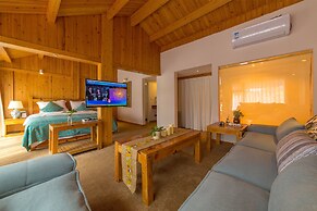 C'est La Vie Boutique Inn