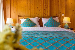 C'est La Vie Boutique Inn