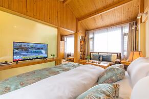 C'est La Vie Boutique Inn