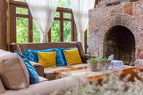 C'est La Vie Boutique Inn