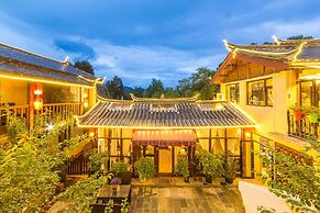 C'est La Vie Boutique Inn