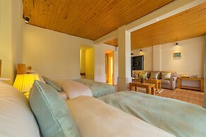 C'est La Vie Boutique Inn