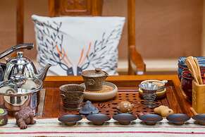 C'est La Vie Boutique Inn