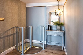 Chezmoihomes Duplex Cathedral