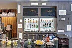 Courtyard by Marriott Appleton Riverfront