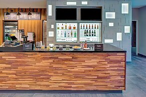 Courtyard by Marriott Appleton Riverfront