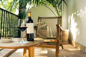 Legado Alcázar Hotel