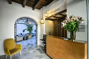 Legado Alcázar Hotel