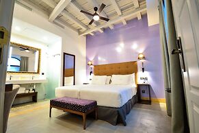 Legado Alcázar Hotel