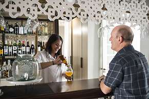 Legado Alcázar Hotel