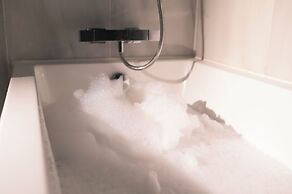 Legado Alcázar Hotel