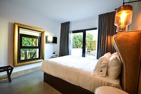 Legado Alcázar Hotel