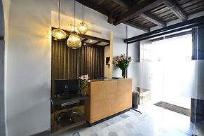 Legado Alcázar Hotel