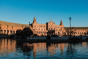Legado Alcázar Hotel