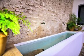 Legado Alcázar Hotel