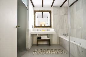 Legado Alcázar Hotel