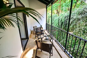 Legado Alcázar Hotel