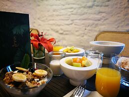 Legado Alcázar Hotel