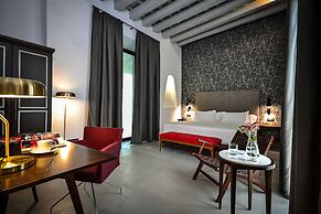 Legado Alcázar Hotel