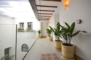 Legado Alcázar Hotel