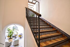 Legado Alcázar Hotel