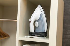 Days Inn by Wyndham 100 Mile House