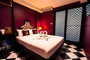 Violet Tower at Khaosan Palace