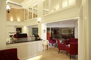 Violet Tower at Khaosan Palace