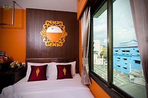 Violet Tower at Khaosan Palace