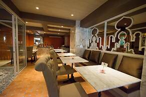 Violet Tower at Khaosan Palace