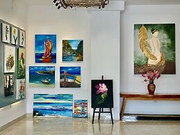 Cavilla Hotel & Apartment