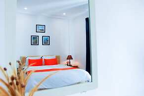 Cavilla Hotel & Apartment