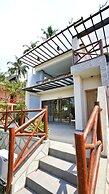 Noni's Resort