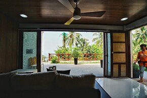 Noni's Resort