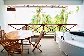 Noni's Resort