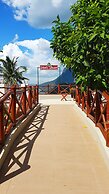 Noni's Resort