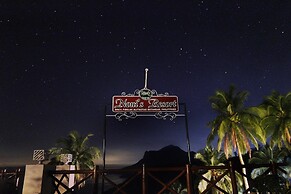 Noni's Resort