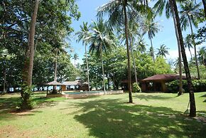 Melina's Beach Front Bungalow
