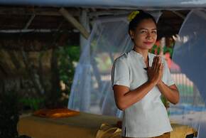 Melina's Beach Front Bungalow