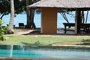 Melina's Beach Front Bungalow