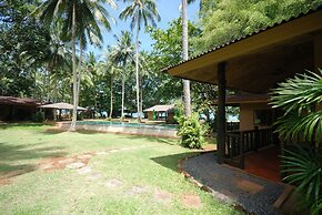 Melina's Beach Front Bungalow