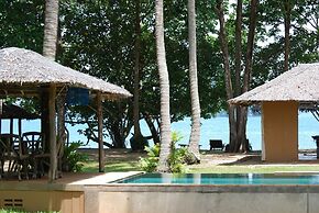 Melina's Beach Front Bungalow