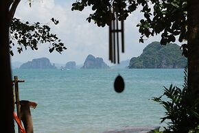 Melina's Beach Front Bungalow