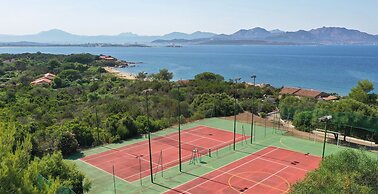 Capo Ceraso Family Residence