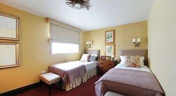 The Stag and Huntsman