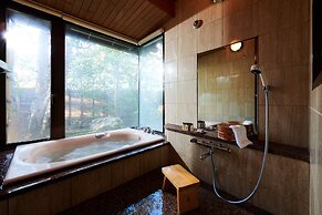 KATSURAGI Hotel Kitanomaru