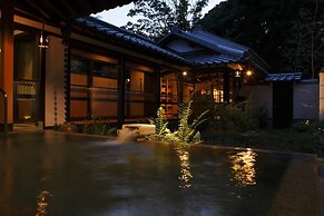 KATSURAGI Hotel Kitanomaru