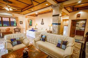 Laguna Beach Club Resort